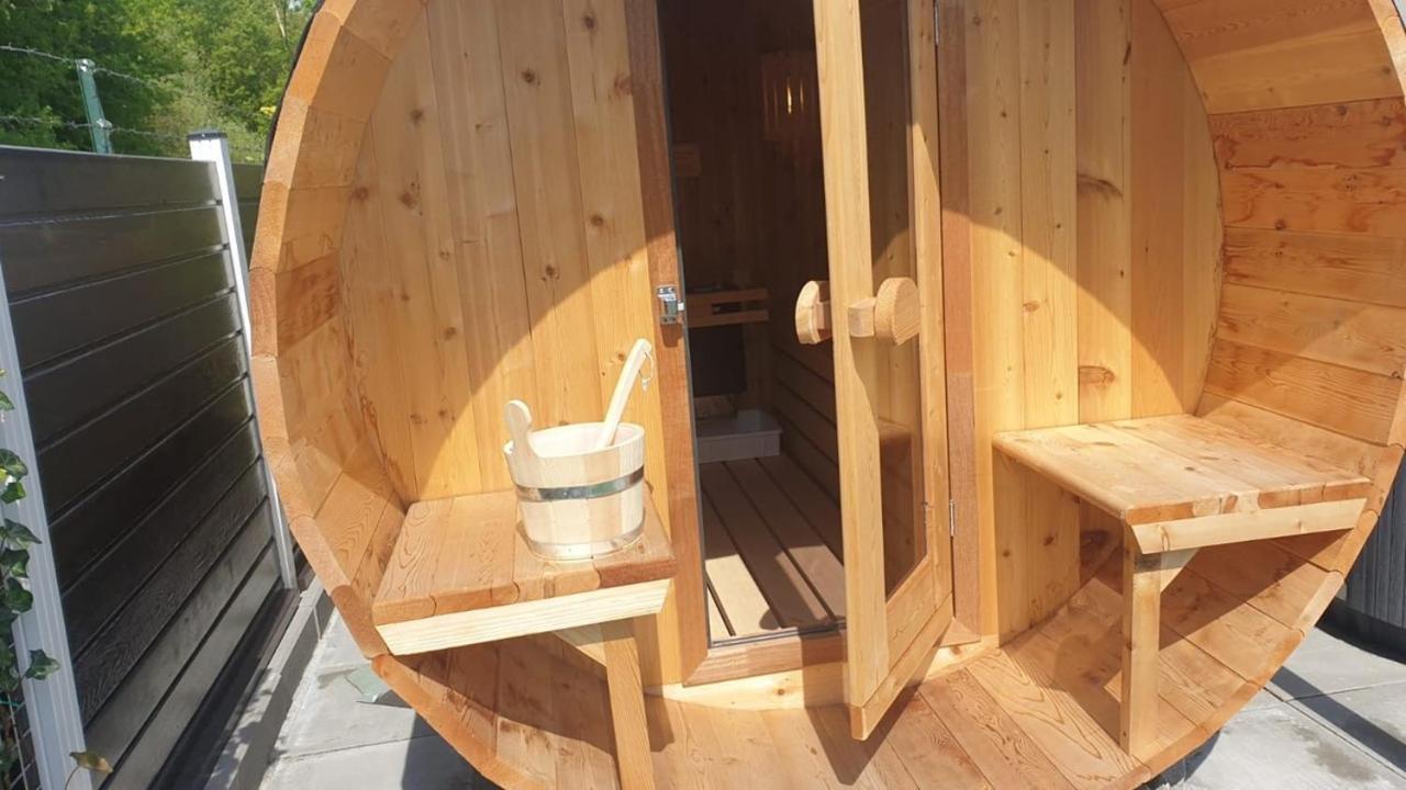 Chalet Buutengeweun, Met Luxe Jacuzzi En Tonsauna Sint Annaland Zewnętrze zdjęcie